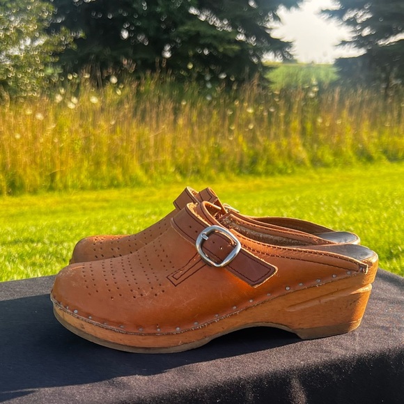 Bastad wooden Clogs - Picture 1 of 7